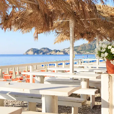 Le Terrazze Ξενοδοχείο 4*